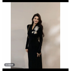 批发高级感气质花朵刺绣v领连衣裙女秋<b class='q'>冬</b>2025新款法式气质高腰长裙