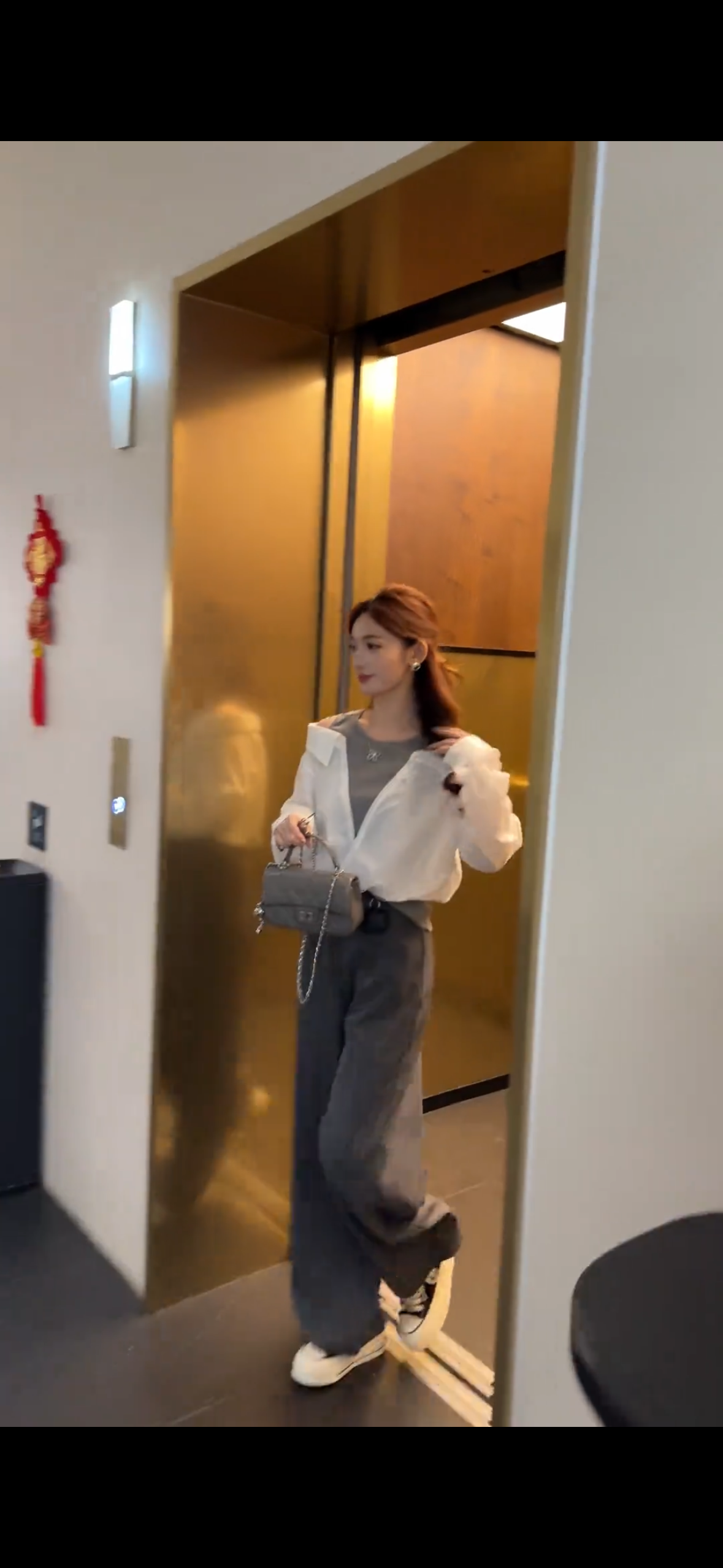 봄 새로운 페이크 레이어드 다용도 조끼 오프숄더 패치워크 지퍼 셔츠