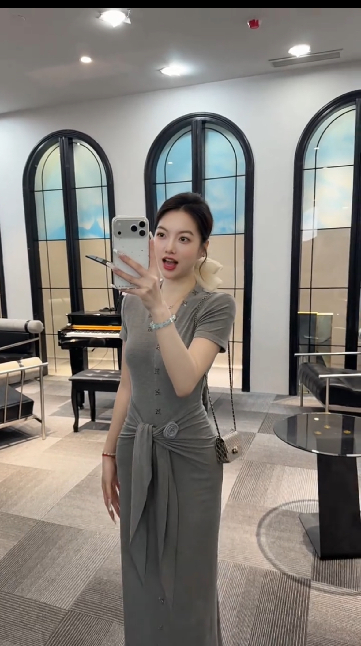 새로운 여름 고급 센스 드레스 품격 패션 슬림해 보이는 V넥 반팔 세트