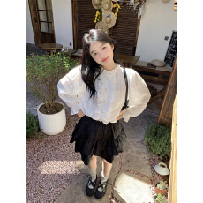 批发实拍~大码春季新款韩系甜美设计感木耳边珍珠扣宽松长袖衬衫