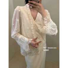 批发十三行2025冬装新款法式优雅浪漫v领<b class='q'>蕾丝</b>衫女飘带宽松泡泡袖<b class='q'>衬衣</b>