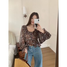 批发十三行<b class='q'>韩版</b>2026春新款设计感辣妹韩系木耳边短款泡泡袖<b class='q'>小衫</b>上衣