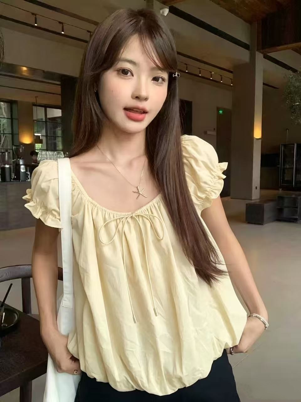 한 부서 연령 감소 광장 칼라 거품 소매 인형 셔츠 여성 여름 2026 새로운 달콤함 디자인 센스 루즈핏 슬림해 보이는 짧은 맨위