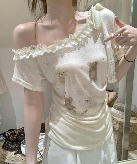 한 부서 향기로운 芋 보라색 프린트 레이스 레이스 비스듬한 어깨 티셔츠 여성 여름 품격 허리 수축 쇼트 스타일 순수한 욕망 반팔 맨위
