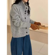 批发法式复古老钱风绿色软糯单排扣高领毛衣开衫女秋冬慵懒针织衫外套