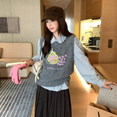 批发韩系温柔绣花软糯毛衣马甲<b class='q'>女</b>套头宽松秋冬叠穿针织<b class='q'>背心</b>厚上衣外搭