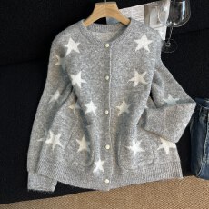 批发韩系复古星星提花毛衣外套女秋<b class='q'>冬</b>设计感小众宽松软糯针织开衫上衣