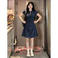 批发实拍大码初夏绝美巨好看连衣裙女2026新款胖MM特别漂亮掐腰小裙子