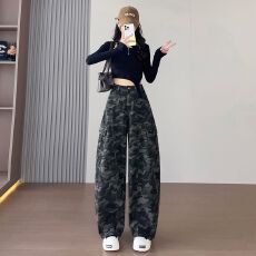 批发军绿色弯刀工<b class='q'>装</b>裤女2025早秋季新款休闲酷飒风超火香蕉阔腿长裤子