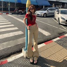 批发美式复古低腰辣妹喇叭裤修身<b class='q'>显瘦</b>卡其色弹力牛仔裤<b class='q'>女</b>&<b class='q'>长裤</b>加长