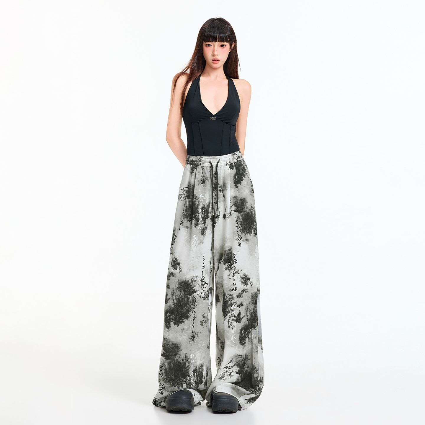2026 봄 여름 새로운 새로운 중식 와이드 레그 팬츠 잉크 페인팅 캐주얼 도루 센스 슬림해 보이는 펌프 로프 긴 바지