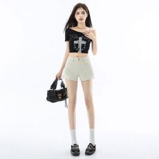 批发卡其奶茶灰<b class='q'>牛仔</b><b class='q'>短裤</b>女2026夏季薄款A字收腹提臀休闲工装三分热裤