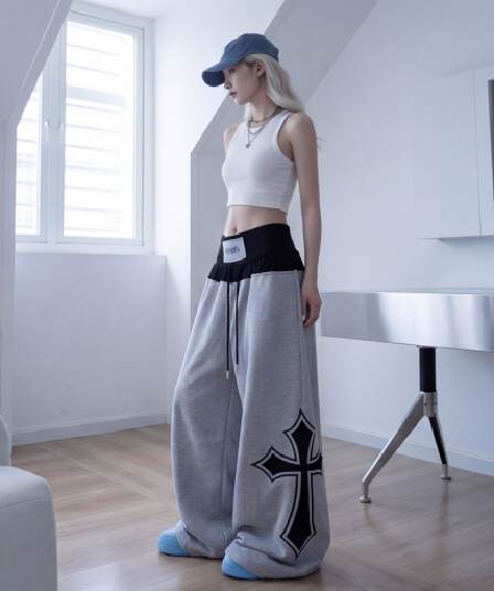 아메리칸 무거운 작업 십자가 자수 패치워크 운동 웨이 바지 여성 거리 디자인 센스 루즈핏 캐주얼 스트레이트 와이드 레그 팬츠