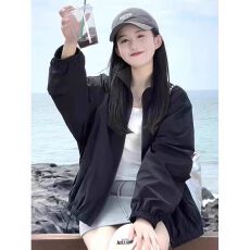 批发美拉德黑色立领冲锋衣外套新款春秋短款运动夹克上衣休闲遮肉