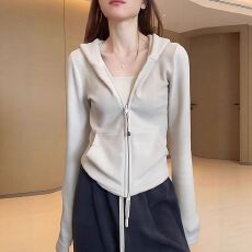 批发欧货设计感拉链连帽卫衣女装秋冬季2026新款<b class='q'>修身</b>百搭<b class='q'>外套</b>简约上衣