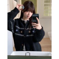 批发费尔岛毛衣开衫女冬季牛角扣宽松慵懒风森系提花针织衫<b class='q'>外套</b>