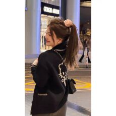 批发韩系~西装V领慵懒风松弛感小个子通勤黑色开衫卡通小猫提花<b class='q'>外套</b>女