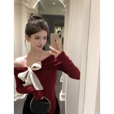 批发一字肩绑带蝴蝶结红色针织衫女冬季不规则圣诞毛衣打底衫长袖上衣