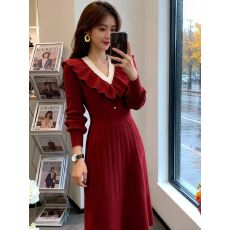 批发新年战袍圣诞穿搭收腰显瘦气质V领红色<b class='q'>长袖</b>针织<b class='q'>连衣</b>裙冬装高级感