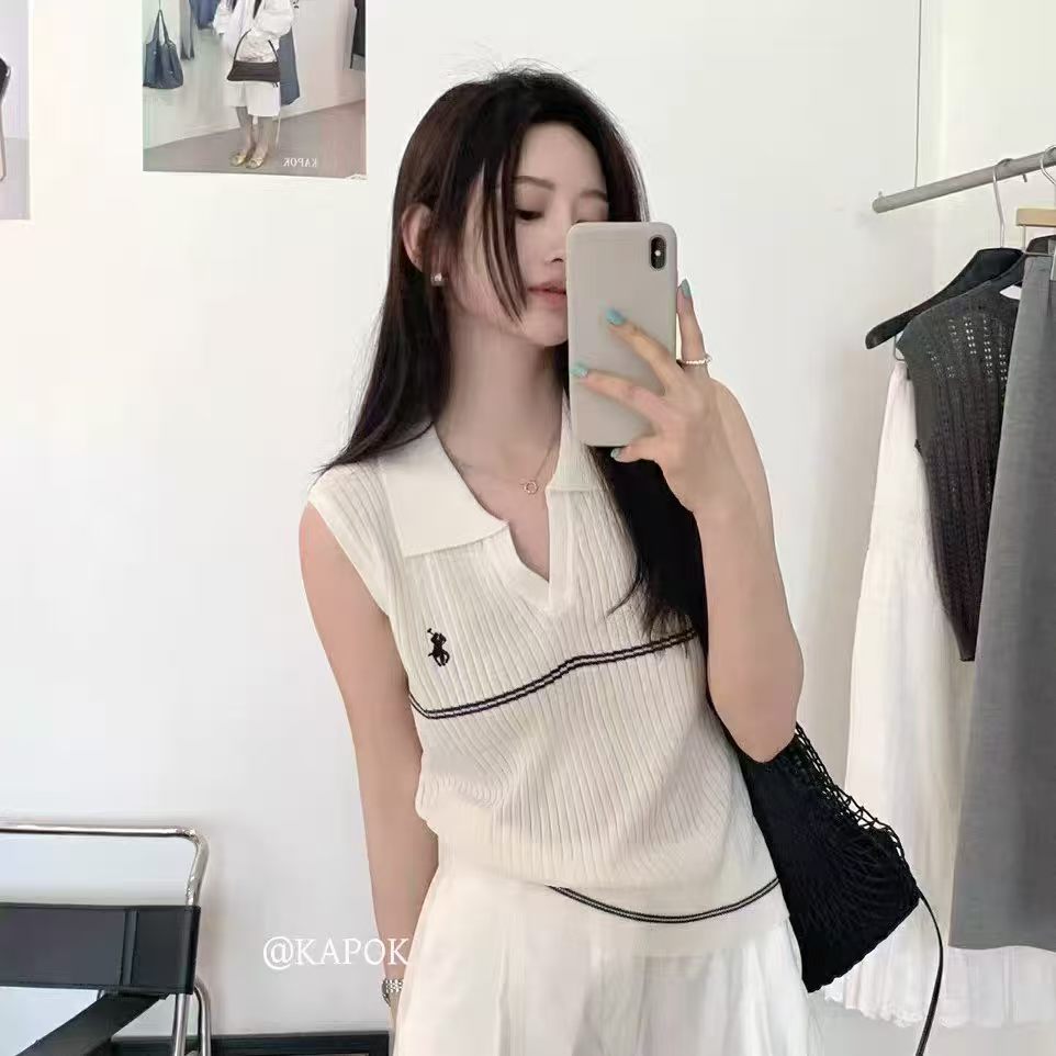 작은 말 자수 화이트 POLO 칼라 니트 반팔 여성 여름 얇은 스타일 고급 센스 작은 대중 폴로 칼라 슬림해 보이는 민소매 맨위