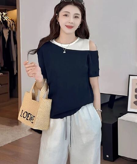 배색 오프숄더 반팔 여성 티셔츠 새로운 여름 새로운 고급 센스 작은 대중 품격 고유 한 몸매 가꾸기 슬림해 보이는 맨위