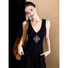 批发外贸专柜出口女装<b class='q'>设计</b>感V领针织背心民族风刺绣修身无袖上衣春夏