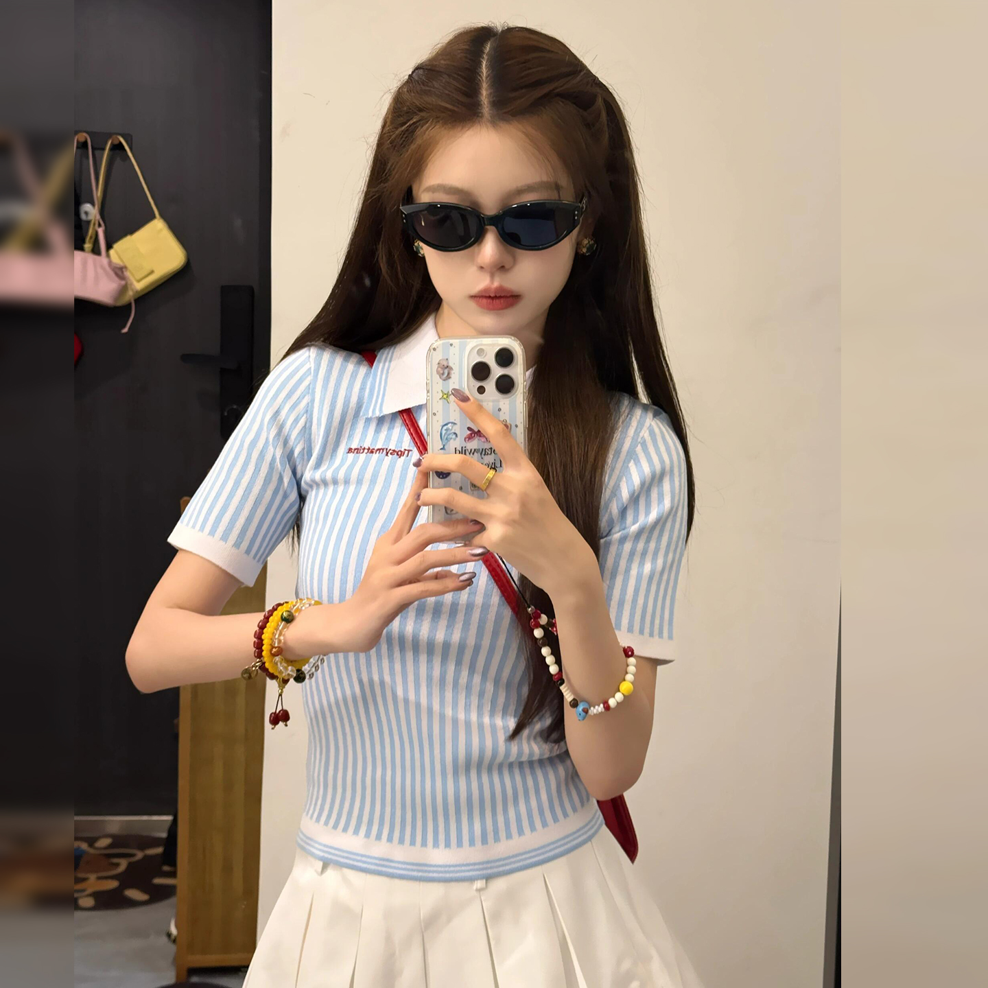 학원 스타일 POLO 칼라 스트라이프 긍정적 인 어깨 반팔 티셔츠 여성 여름 2026 새로운 허리 수축 슬림해 보이는 핫걸 쇼트 스타일 맨위