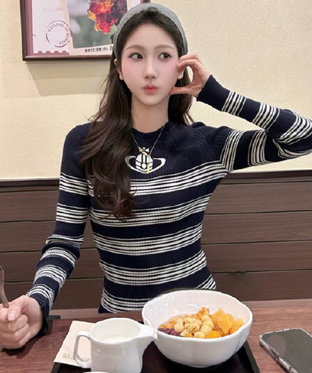 2026 한 부서 느긋한 바람 스트라이프 긴팔 라운드 넥 티셔츠 이른 가을 새로운 루즈핏 캐주얼 다용도 기본 셔츠 맨위