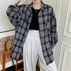 批发韩版秋季oversize懒惰风宽松<b class='q'>格子</b>衬衫小众大码百搭休闲上衣女外套
