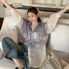 批发实拍韩版夏季渐变色薄款<b class='q'>防晒</b>衣女休闲宽松懒惰风上衣外套女衬衣潮