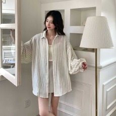 批发<b class='q'>韩版</b>夏季大码宽松经典条纹衬衫休闲上衣时尚宽松原宿风衬衣外套女