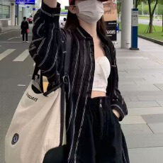 批发韩版夏季oversize经典条纹<b class='q'>衬衫</b>原宿风简约长袖休闲防晒<b class='q'>衬衣</b>女外套