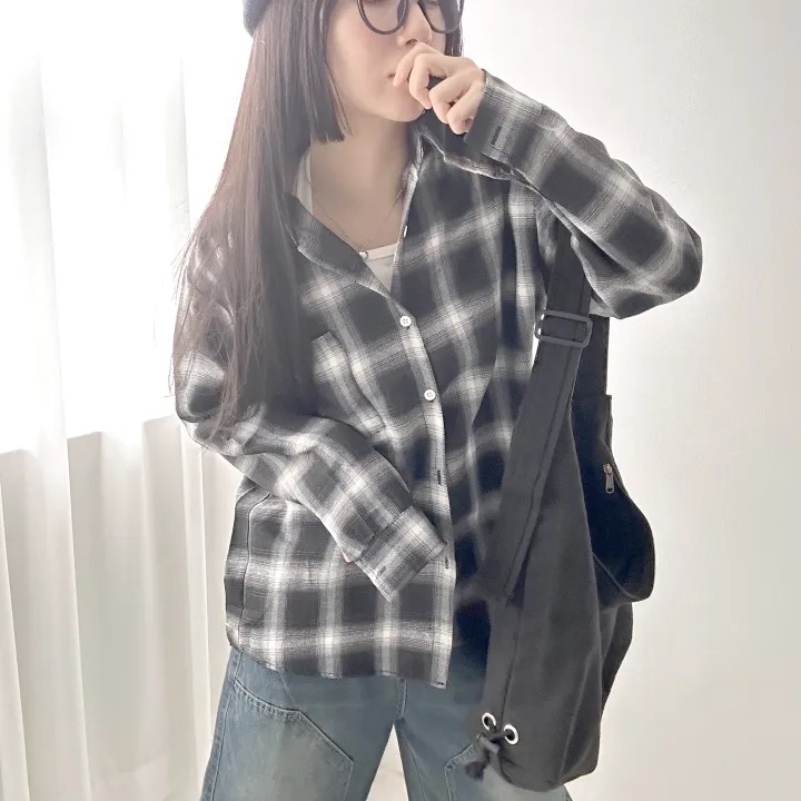 한국 스타일 여름 흑인과 백인 격자 무늬 셔츠 캐주얼 루즈핏 미니멀리즘 긴팔 맨위 레트로 작은 대중 셔츠 여성 재킷 트렌디