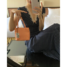 批发纯欲风气质v领波点连衣裙女2026夏季新款设计感小众蕾丝拼接长裙