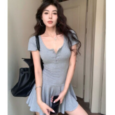 批发2026新款美式灰色短袖连衣裙女纯欲性感A字短裙褶皱收腰蛋糕裙潮