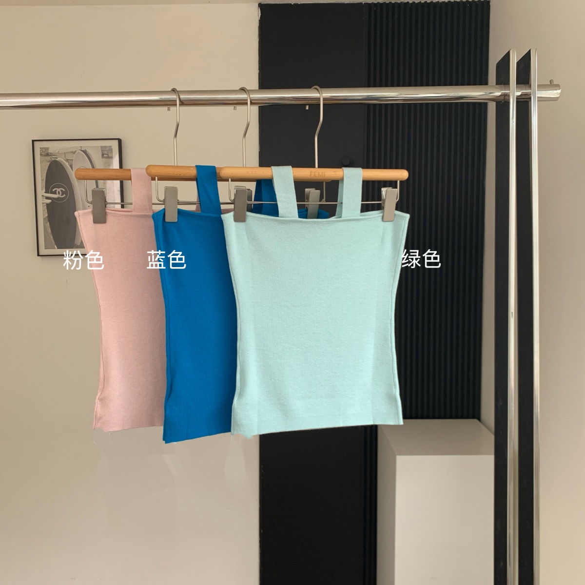 화이트 워터 여성 봄날 삼색 튜브탑 양모 행침 목 튜브탑 여성 봄 여름 디자인 센스 한 부서 chic 작은 맨위