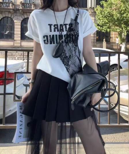 2026 여름 새로운 켜기 새로운 작은 대중 디자인 레이스 조각 라운드 넥 반팔 맨위 플리츠 길다 거즈 스커트 투피스 세트