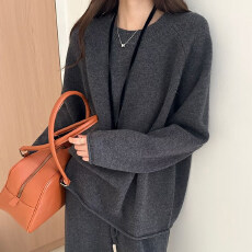 批发老钱风纯羊毛衫阔腿裤套装女圆领卷边针织<b class='q'>毛衣</b><b class='q'>羊绒</b>长裤两件套装