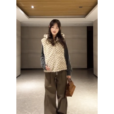 批发羊羔绒熊耳朵连帽夹棉加厚<b class='q'>马甲</b>棉服外套女冬季叠穿保暖袄