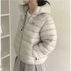 批发2026棉服女冬季新款轻薄连帽小棉袄<b class='q'>韩版</b>宽松时尚保暖棉衣外套
