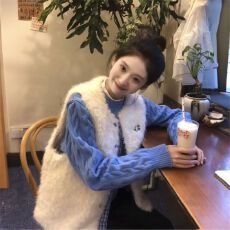 批发韩系温柔蓝格拼接羊羔毛加厚<b class='q'>马甲</b>女2026秋冬新款保暖叠穿夹棉外套