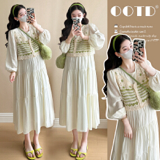 批发实拍~2025秋季新款韩版时尚清新钩花马甲+显瘦连衣裙减龄套装