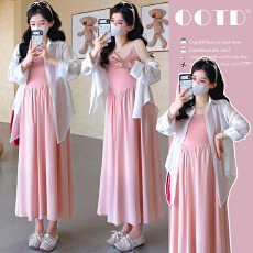 批发实拍现现~2026春夏新款韩版时尚拼接吊带裙+防晒开衫减龄显瘦套装