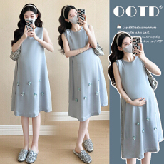 批发实拍现现~2026夏季新品韩版<b class='q'>时尚</b>缎面超垂感减龄显瘦气质连衣裙