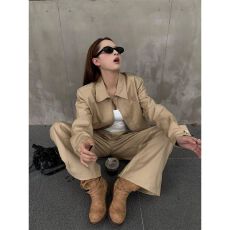 批发秋冬季老钱风宽松休闲<b class='q'>运动</b>套装<b class='q'>女</b>短款卡其色外套阔腿裤时尚<b class='q'>两件套</b>