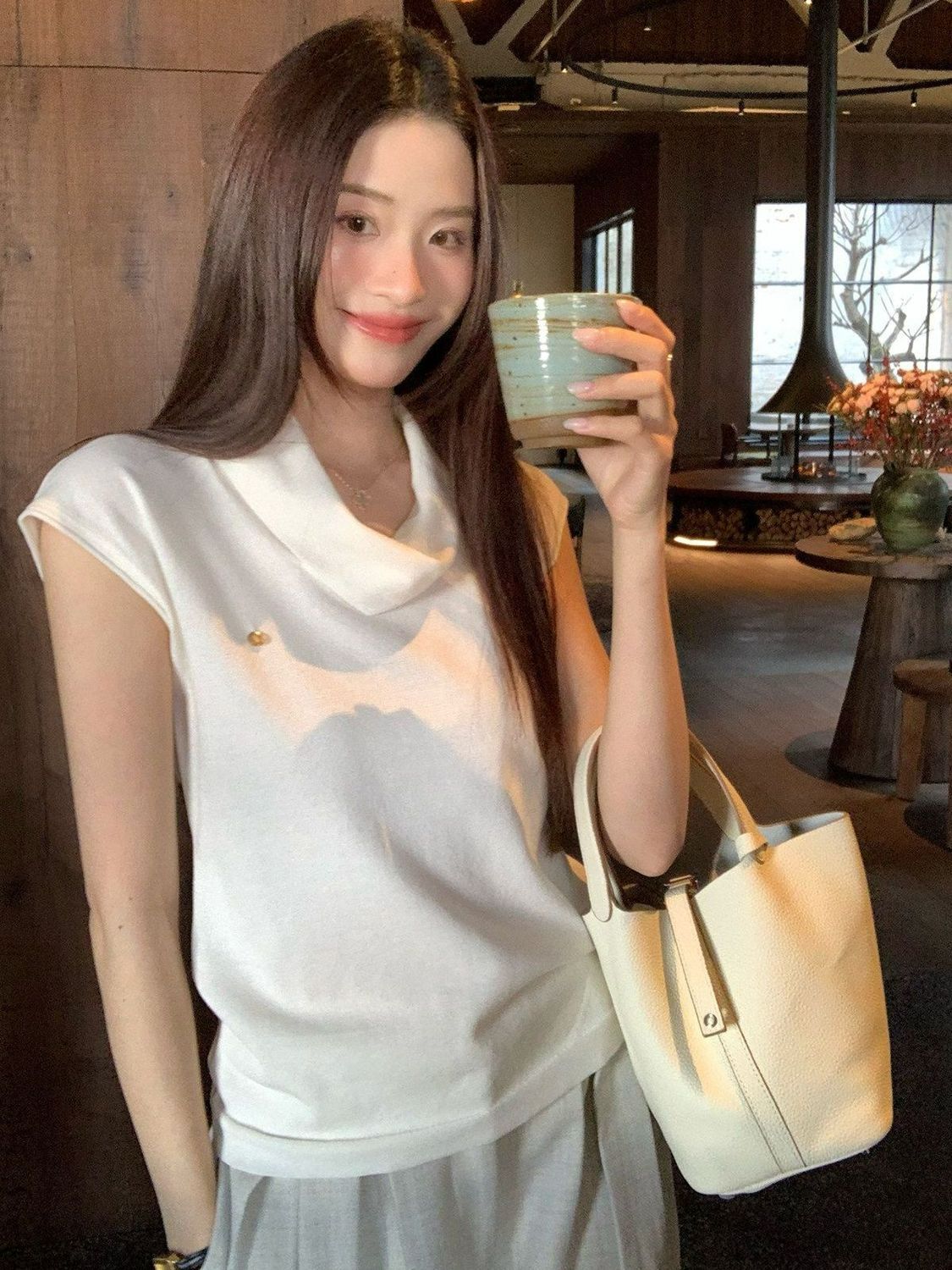 여름 부드러운 품격 다용도 몸매 가꾸기 슬림해 보이는 티셔츠 맨위