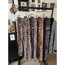 批发实拍~冬季新款复古小众高级感豹纹直筒牛仔裤女宽松拖地长裤