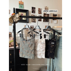 批发实拍~辣妹蕾丝挂脖背心女秋冬修身内搭打底衣带胸垫