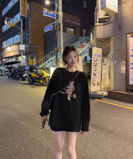 경관 그림 21 순면 210 그램 가을 의상 긴팔 티셔츠 여성 루즈핏 맨위 프린트