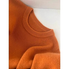 批发<b class='q'>浙江</b><b class='q'>桐乡</b>濮院浣熊绒软糯慵懒南瓜橘色毛衣女秋冬高级感针织衫上衣